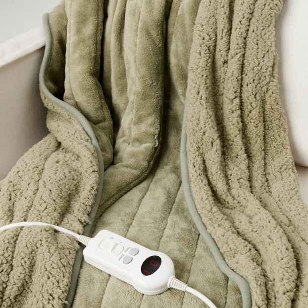 Electric Sherpa Throw Blanket - Green