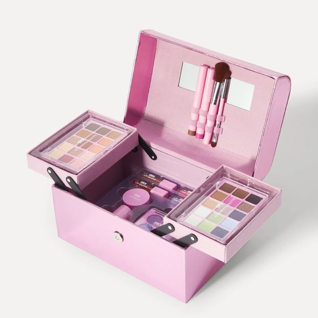 OXX Beauty 44 Piece Lucky Heart Cosmetic Gift Set