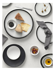 Caviar Coupe Plate 15cm in Black