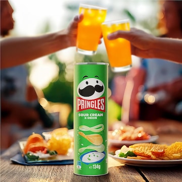 Pringles Sour Cream & Onion Potato Chips 134g