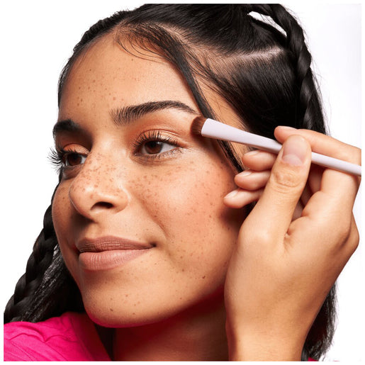Essence Eyeshadow Brush Throwing a Little Shade 1 Each