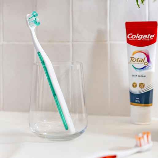 Colgate Total Active Prevention Foaming Clean Toothbrush Medium 1 Pack
