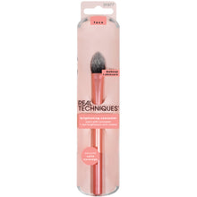 Real Techniques Brightening Concealer Brush 1 Each