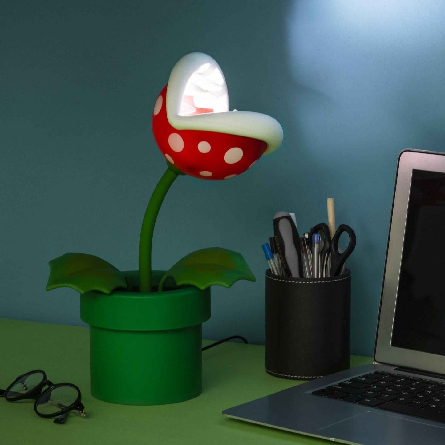 Nintendo - Super Mario Piranha Plant Posable Lamp