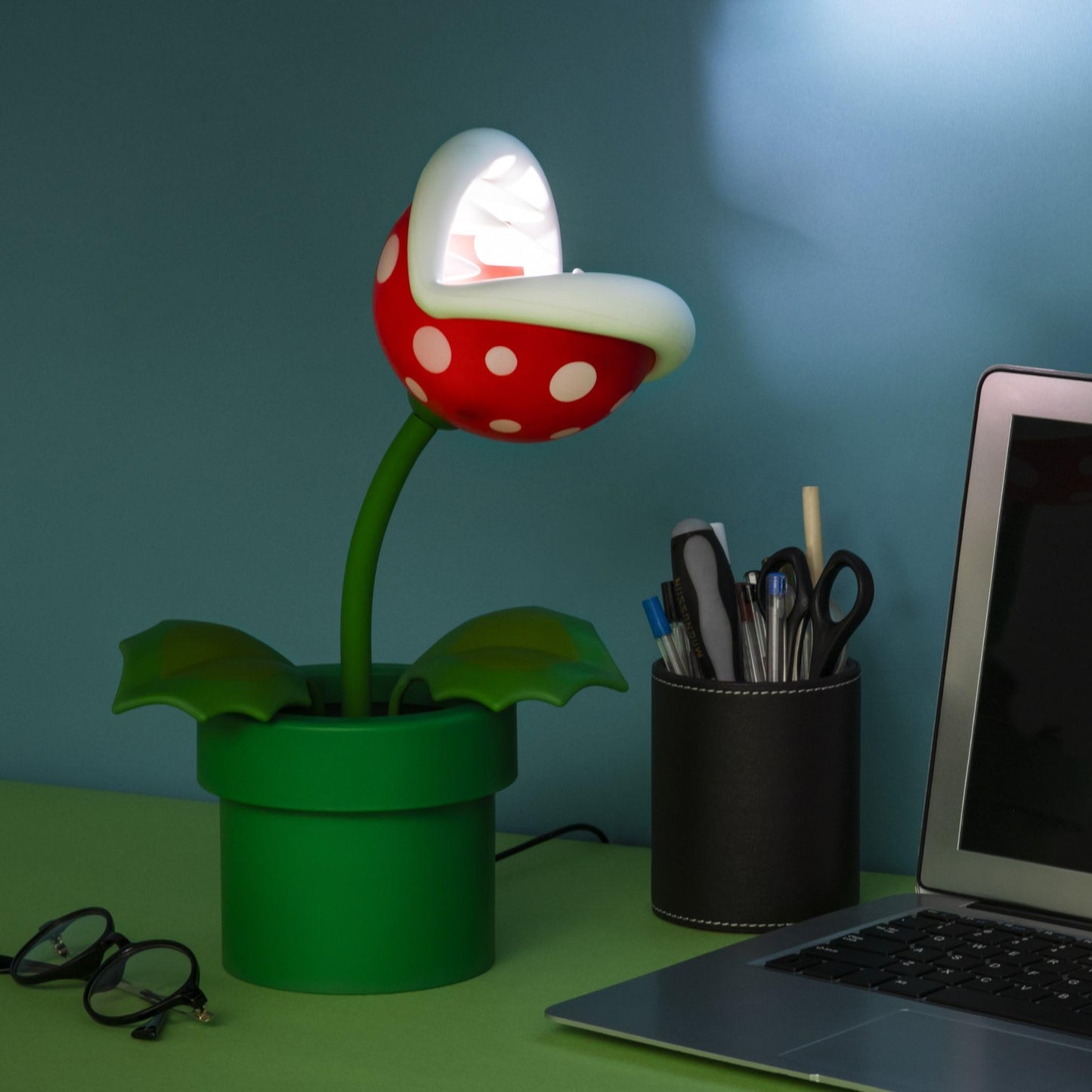 Nintendo - Super Mario Piranha Plant Posable Lamp