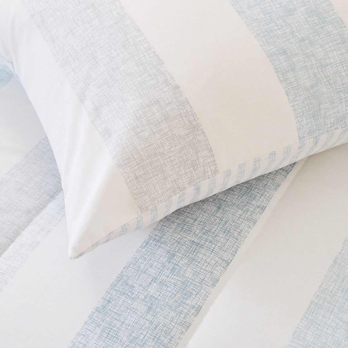Quinn Cotton Rich Reversible Comforter Set - Queen Bed, Blue