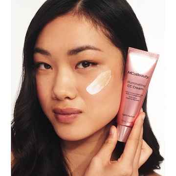 MCoBeauty Illuminating CC Cream Light Medium 45mL