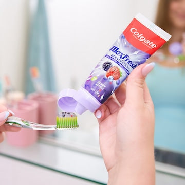 Colgate Toothpaste Max Fresh Berry Magic 100g
