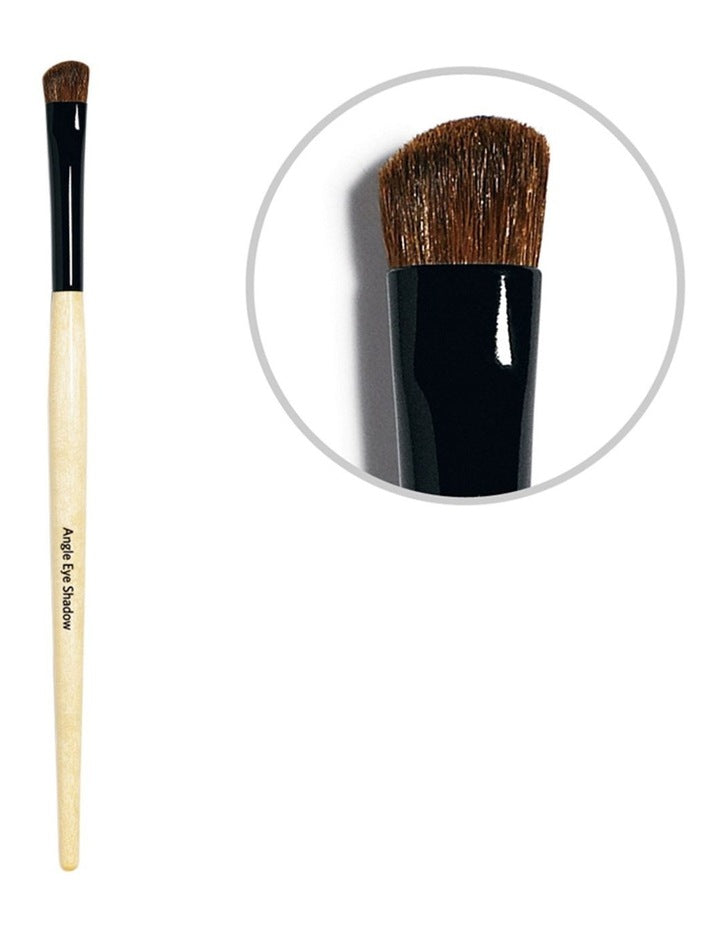 Angle Eye Shadow Brush in Beige