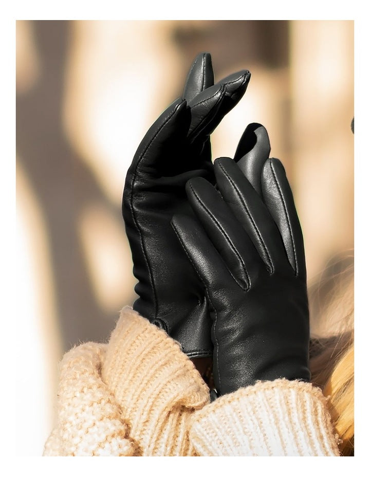 Classic Leather Gloves in Black