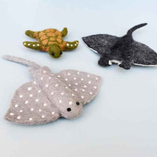 Tara Treasures Felt Sea Reef Creatures Ocean Toys Set of 3 - Manta Ray, Spotted Eagle Ray and Green Sea Turtle Pretend & Imaginative Play Ocean Toys Felt Animals 3yrs+
