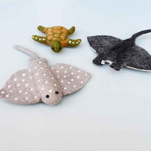 Tara Treasures Felt Sea Reef Creatures Ocean Toys Set of 3 - Manta Ray, Spotted Eagle Ray and Green Sea Turtle Pretend & Imaginative Play Ocean Toys Felt Animals 3yrs+