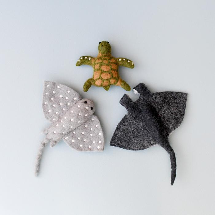 Tara Treasures Felt Sea Reef Creatures Ocean Toys Set of 3 - Manta Ray, Spotted Eagle Ray and Green Sea Turtle Pretend & Imaginative Play Ocean Toys Felt Animals 3yrs+