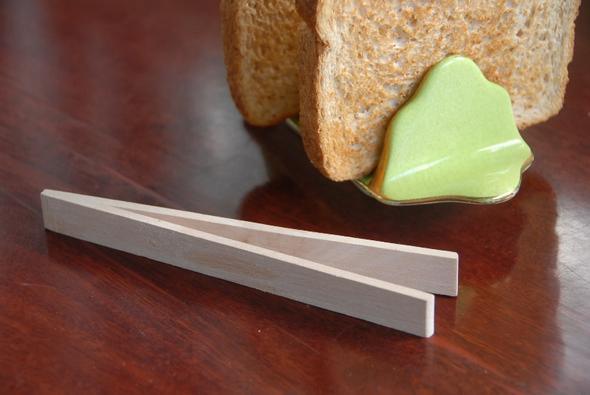 Tongs Beech Wood 16cm Montessori Practical Life Materials