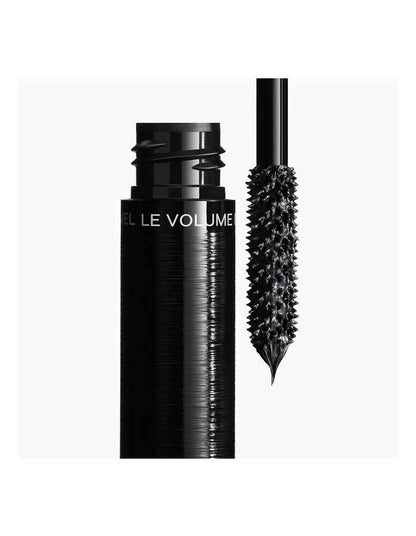 LE VOLUME R&#201;VOLUTION DE CHANEL Extreme Volume Mascara. 3D-Printed Brush