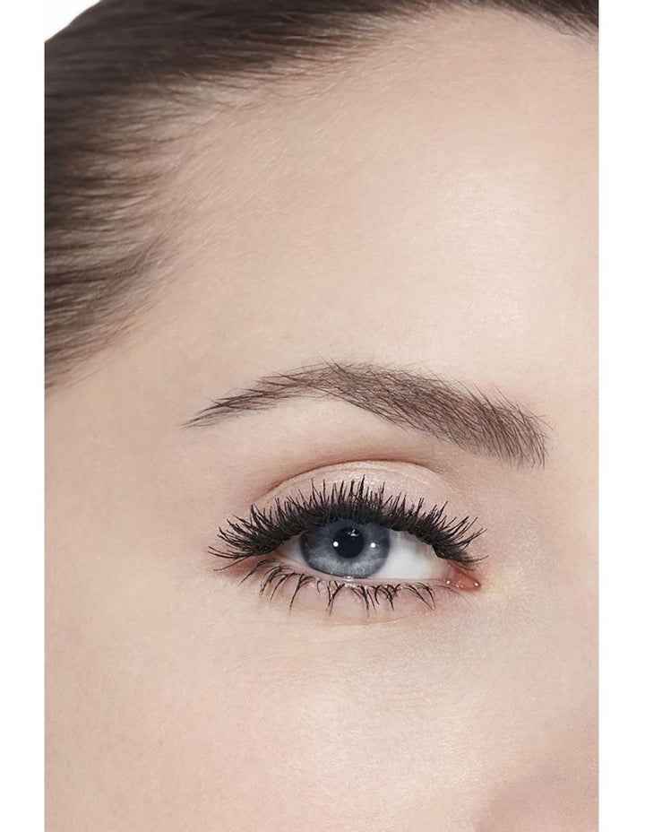 LE VOLUME R&#201;VOLUTION DE CHANEL Extreme Volume Mascara. 3D-Printed Brush