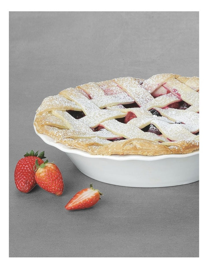 Fluted Pie Dish in White