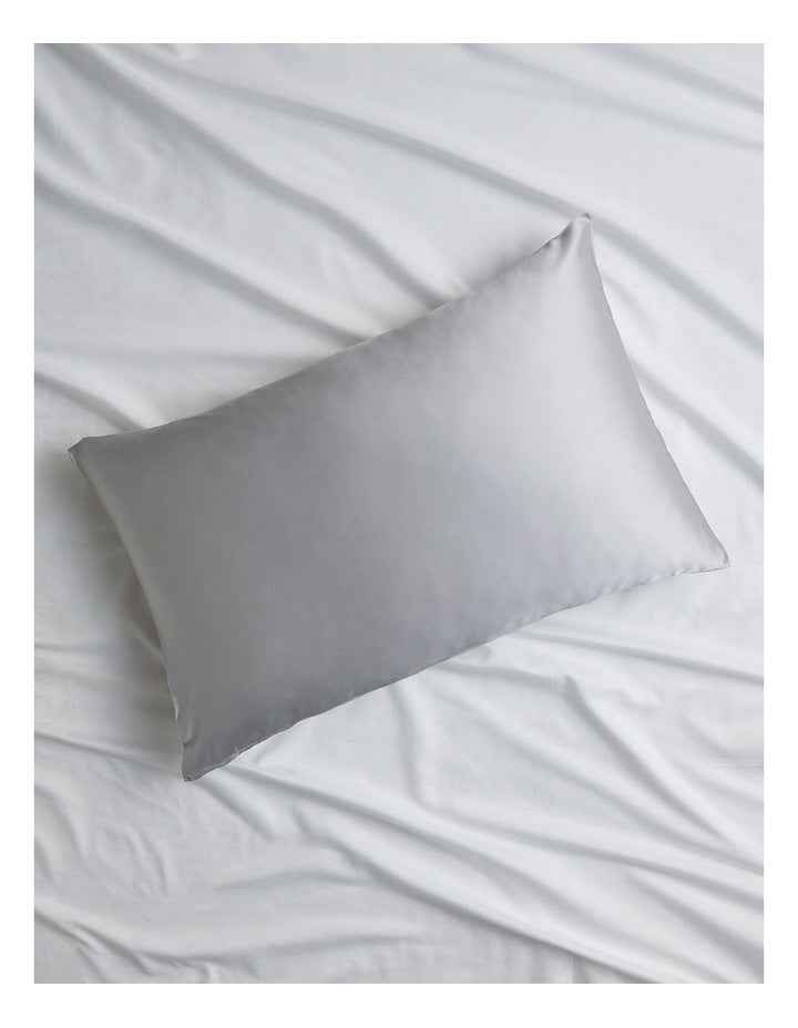 Luxe Silk Pillowcase in Silver