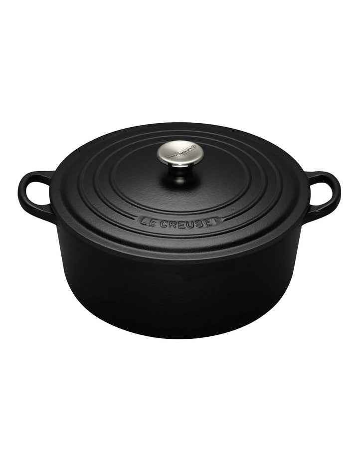 Signature Round Casserole Satin 20cm in Black