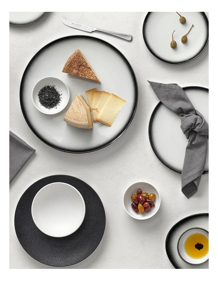 Caviar Granite Coupe Plate 20cm in Black/White