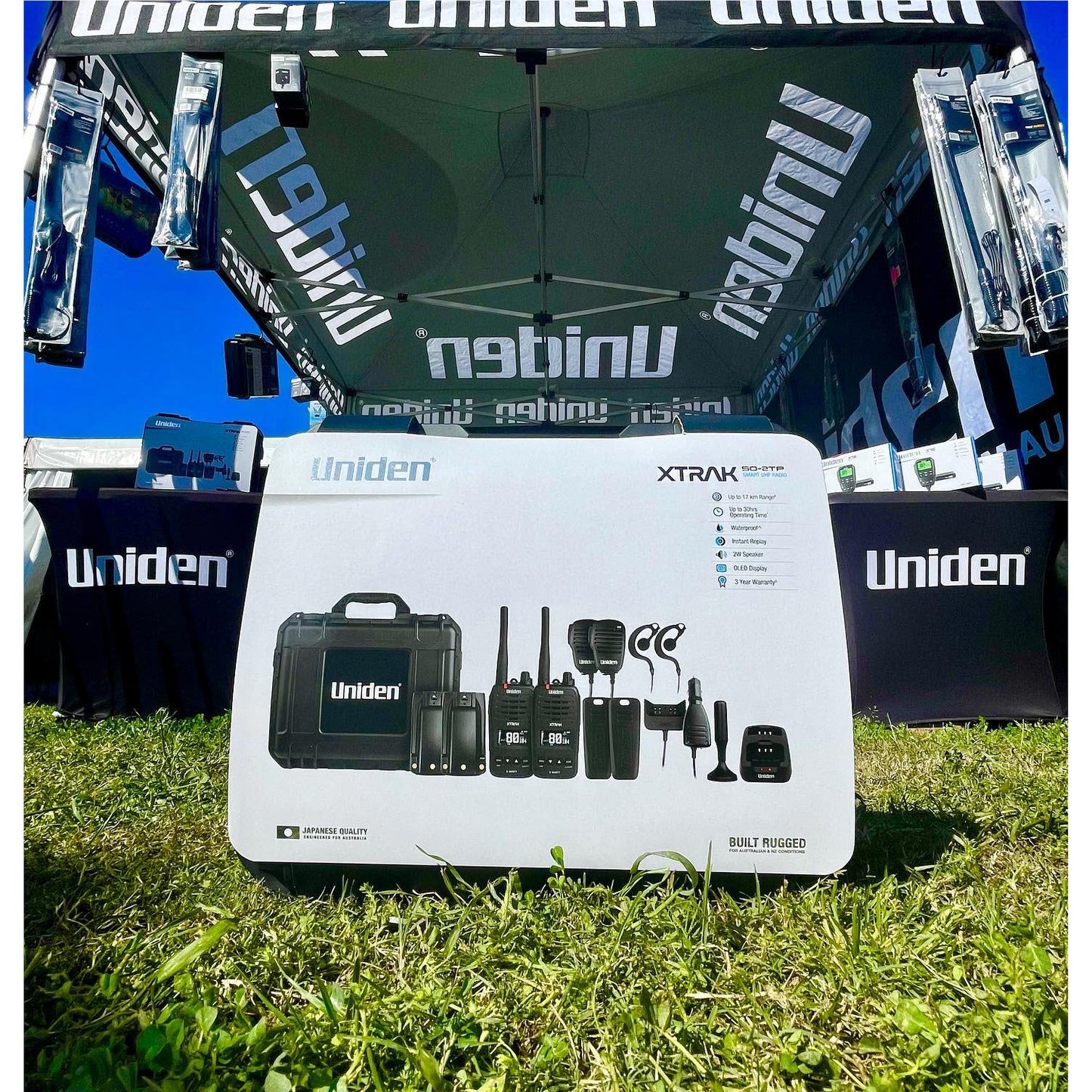 Uniden  XTRAK50-2TP 5 Watt UHF Waterproof Handheld Radio Tradies Pack