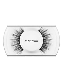 Dramatic Multi Layered Lashes in Black