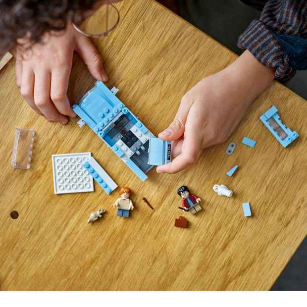 Toy Flying Car Set with Figures, Wizard Theme