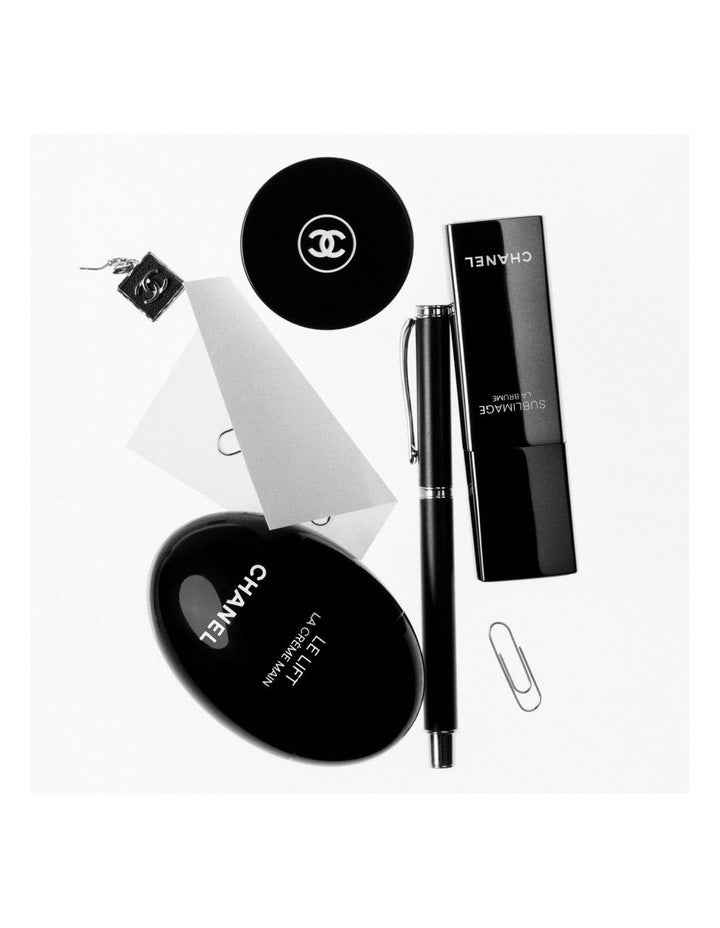 LE LIFT LA CR&Egrave;ME MAIN Smooths – Evens – Replenishes