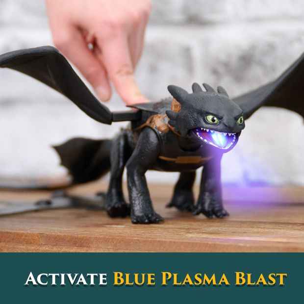 Dreamworks How to Train Your Dragon Ultimate Plasma Blast Toothless 25in. Wings with Lights & Sounds Action Figure