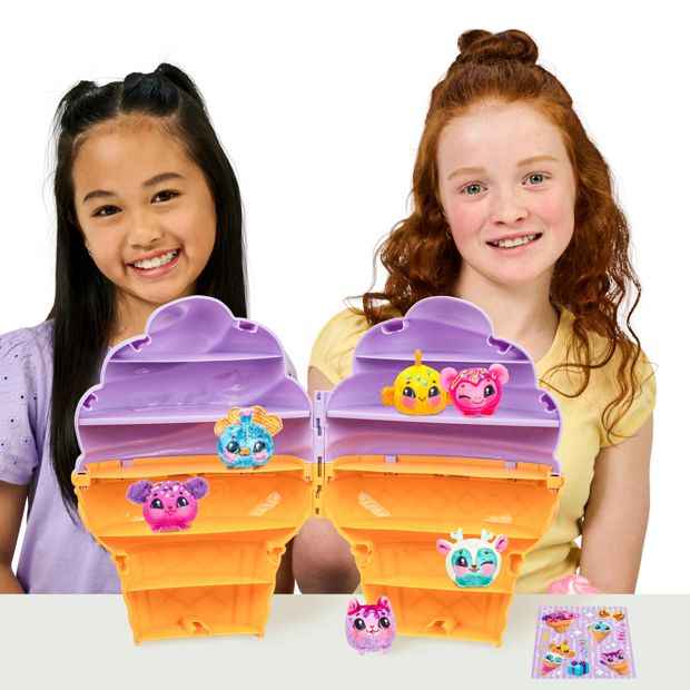 Cookeez Makery Yum Yumz Collector Case Plus 6 Exclusive Plush
