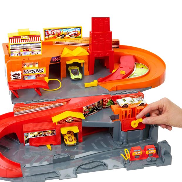 Mattel Hot Wheels Hot Ones Sto & Go Playset