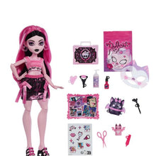 14 Piece Monster High Self-Scare Secrets Draculaura Fashion Doll and Accessories Set