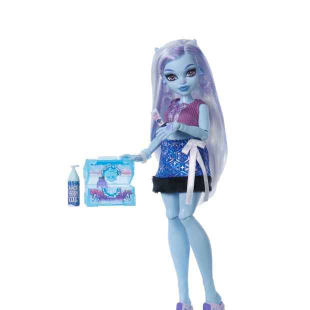 14 Piece Monster High Self-Scare Secrets Abbey Bominable Fashion Doll and Accessories Set