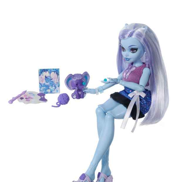 14 Piece Monster High Self-Scare Secrets Abbey Bominable Fashion Doll and Accessories Set