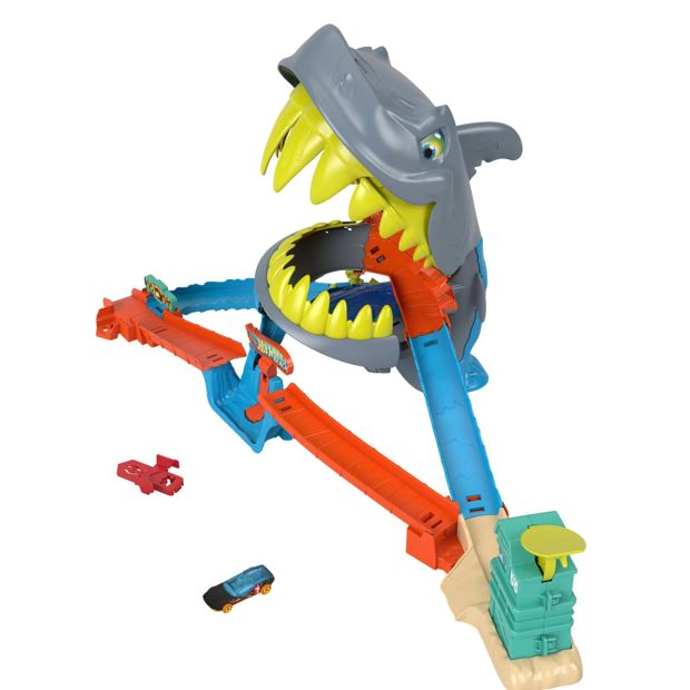 Hot Wheels City Shark Chomp Beach Playset & 1:64 Scale Die-Cast Toy Car
