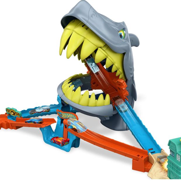 Hot Wheels City Shark Chomp Beach Playset & 1:64 Scale Die-Cast Toy Car
