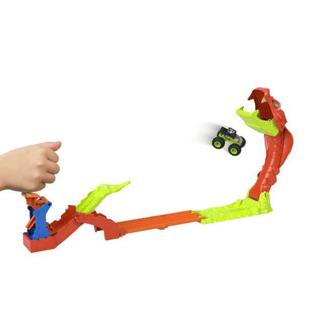 Hot Wheels Monster Trucks Snake Slam Takedown Playset with 1:64 Scale Bone Shaker
