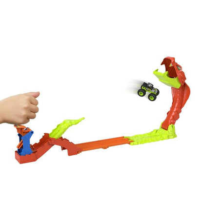 Hot Wheels Monster Trucks Snake Slam Takedown Playset with 1:64 Scale Bone Shaker