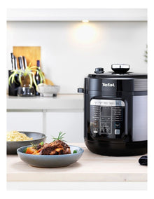 Home Chef Smart Multicooker in Black/Silver CY601