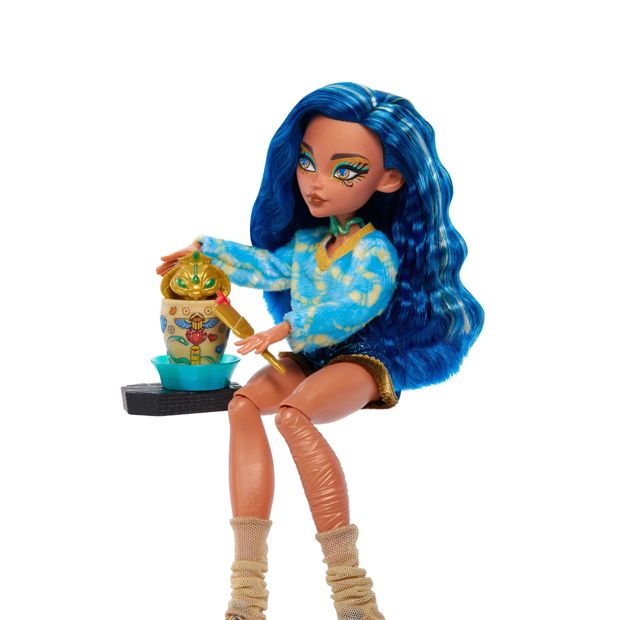 Monster High Self-Scare Secrets Cleo De Nile Fashion Doll With 13 Realistic Accessories