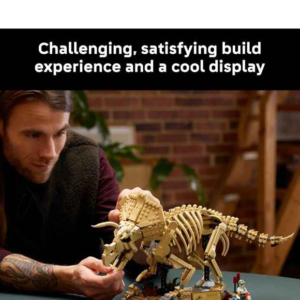 LEGO® Jurassic World Dinosaur Fossils: Triceratops 77985