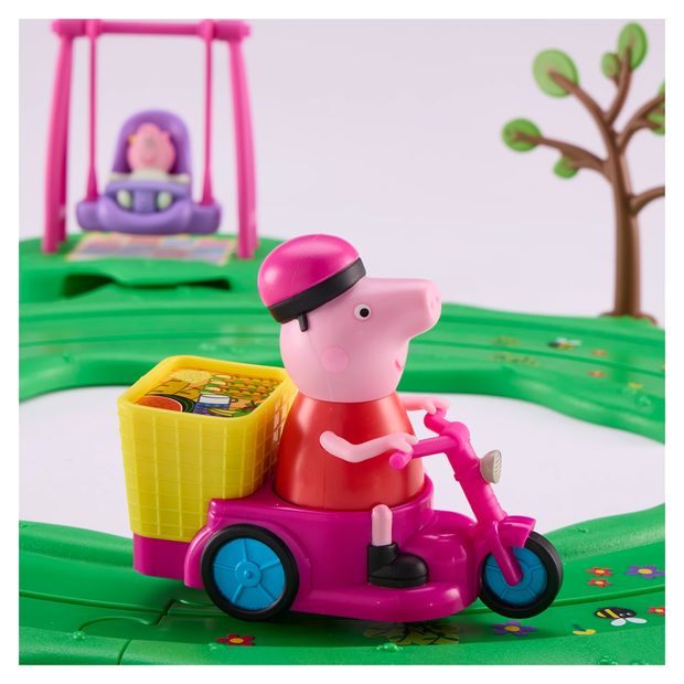 Peppa Pig Whiz Around Peppa & Evie Fun in the Park Set