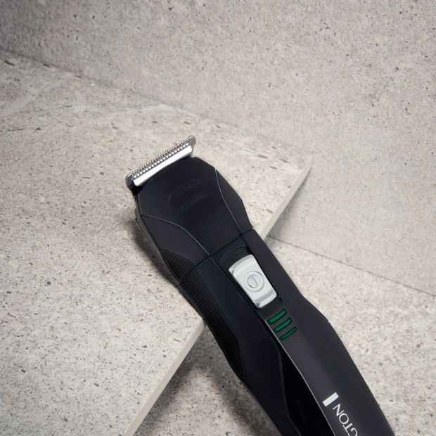 Remington 5 in 1 Titanium Multi Grooming Kit
