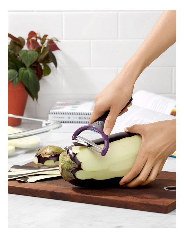 Large Vegetable Prep Peeler in Black/Purple