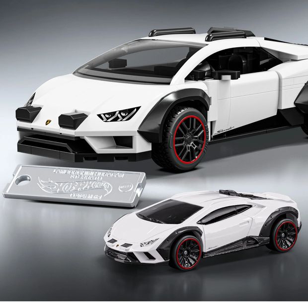 Hot Wheels Lamborghini Huracan Sterrato Building Toy Kit
