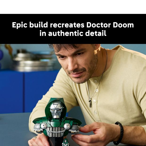LEGO® Super Heroes Marvel Doctor Doom Bust 76345