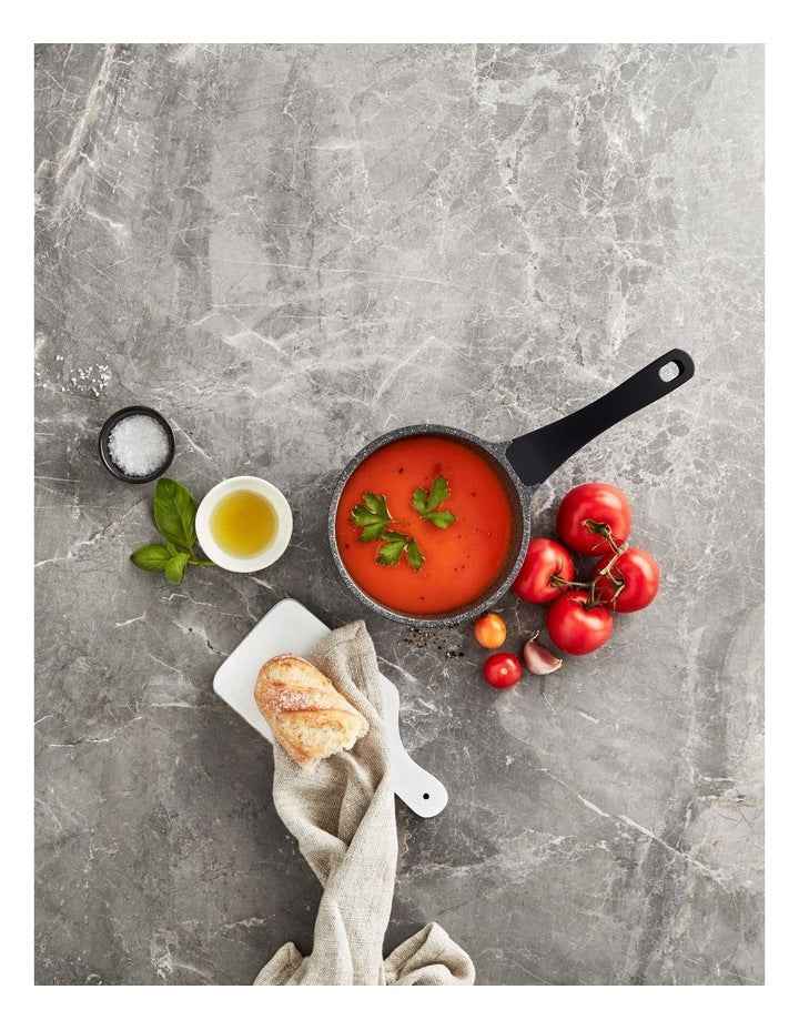 Classic Non-Stick Saucepan with Lid 16cm/1.5L in Black