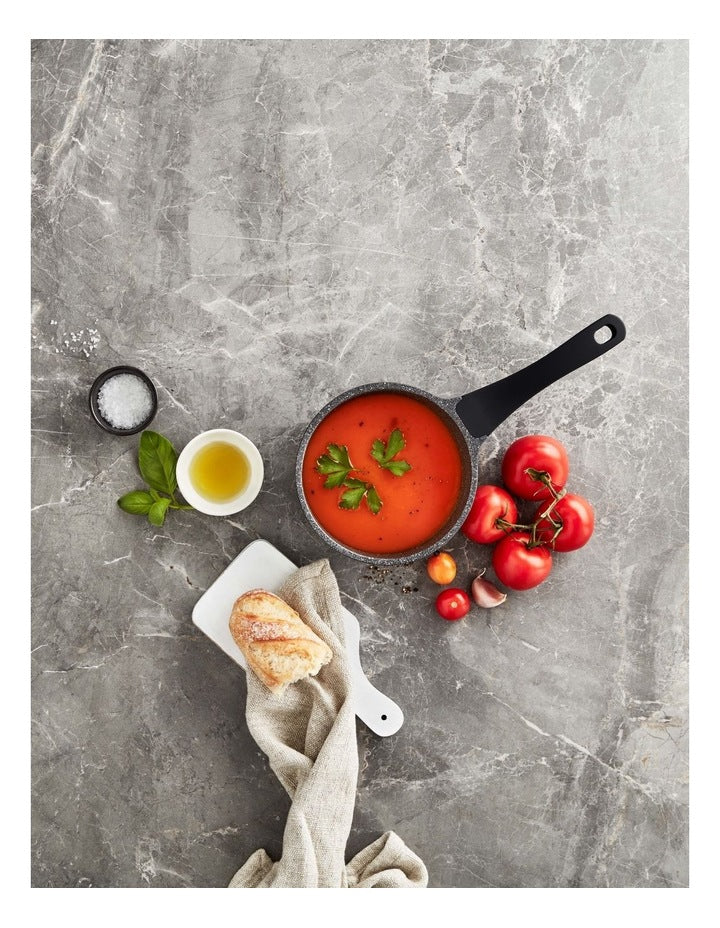 Classic Non-Stick Saucepan with Lid 16cm/1.5L in Black