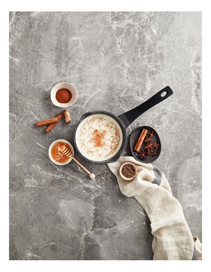 Classic Milk Pan with Spouts 16cm in Black