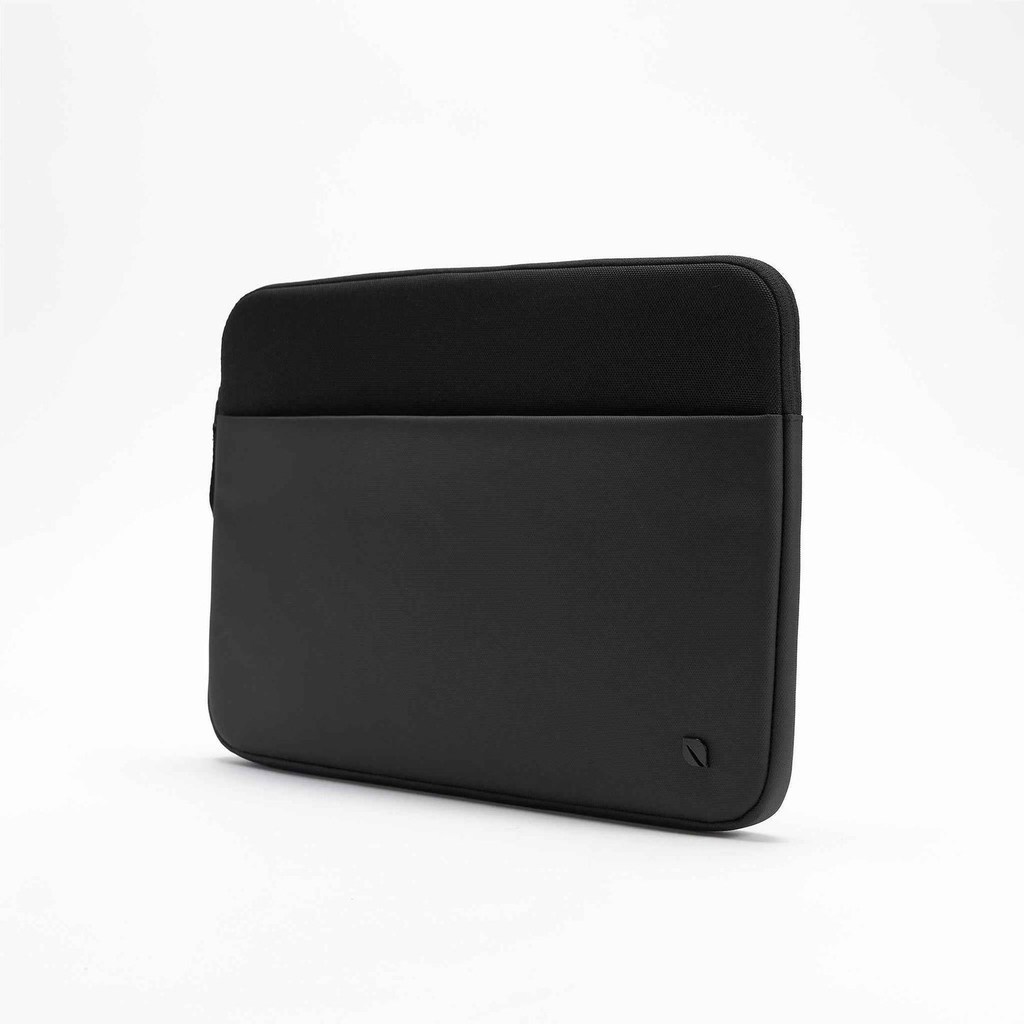 Incase A.R.C Sleeve for 14" Laptop (Black)